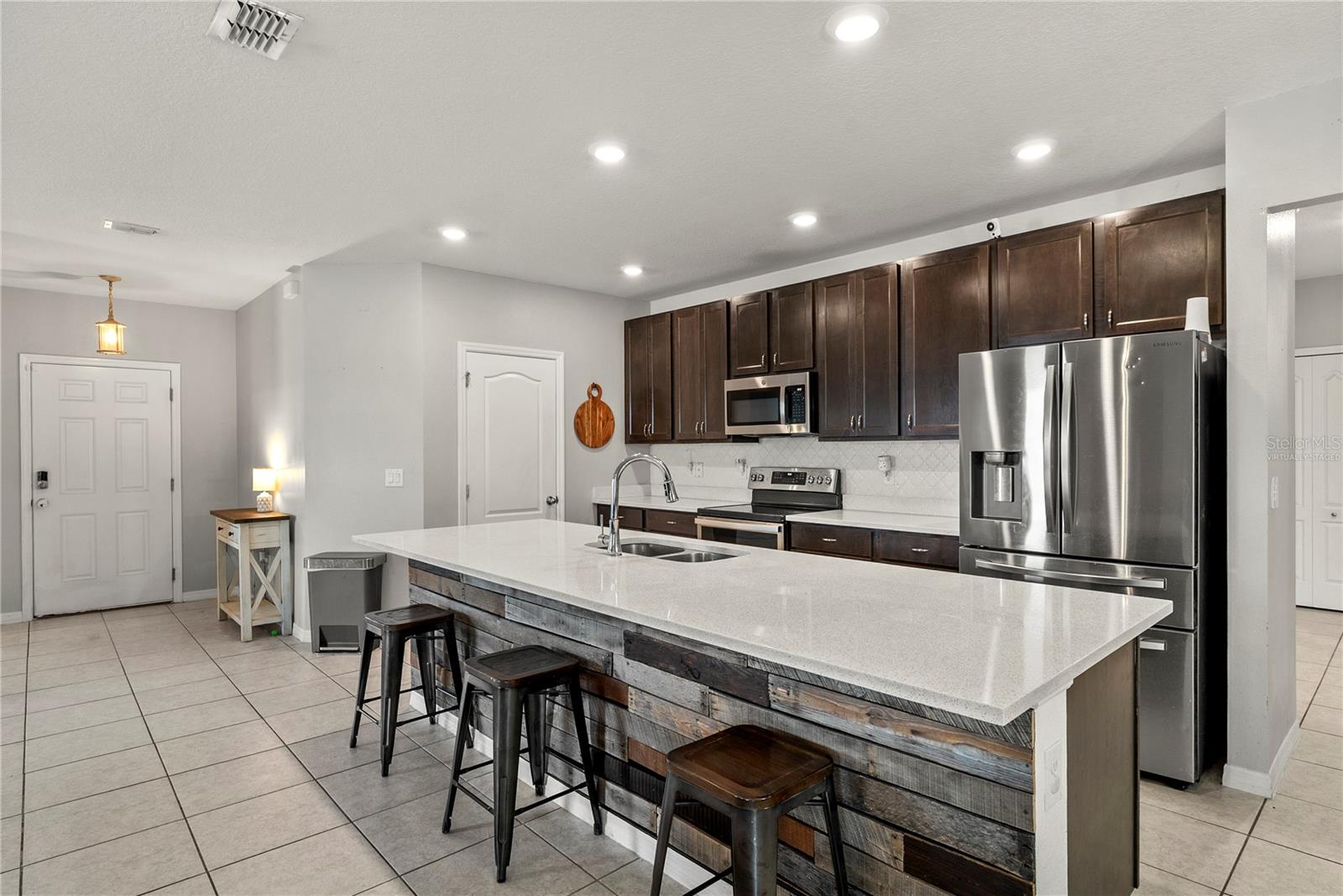 KNIGHT LAKE ESTATES - Residential