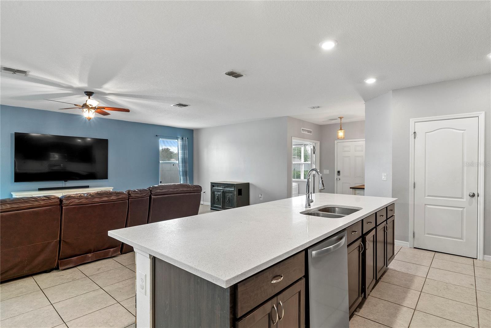 KNIGHT LAKE ESTATES - Residential