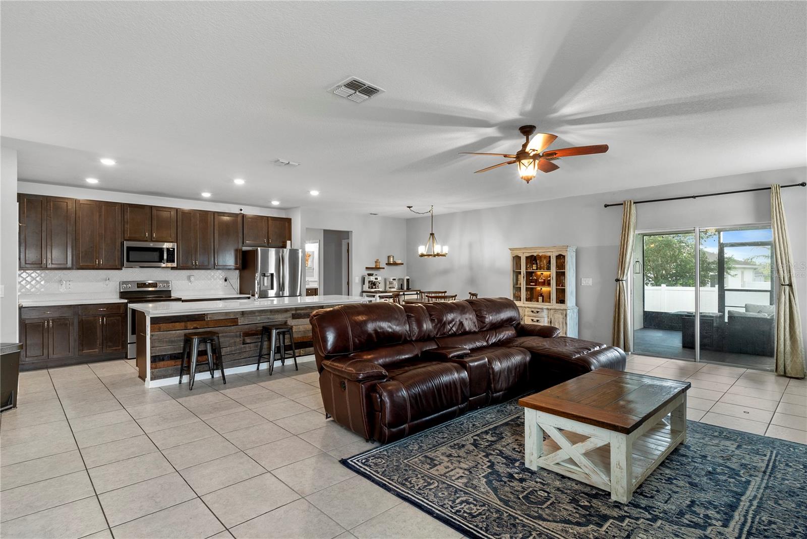 KNIGHT LAKE ESTATES - Residential