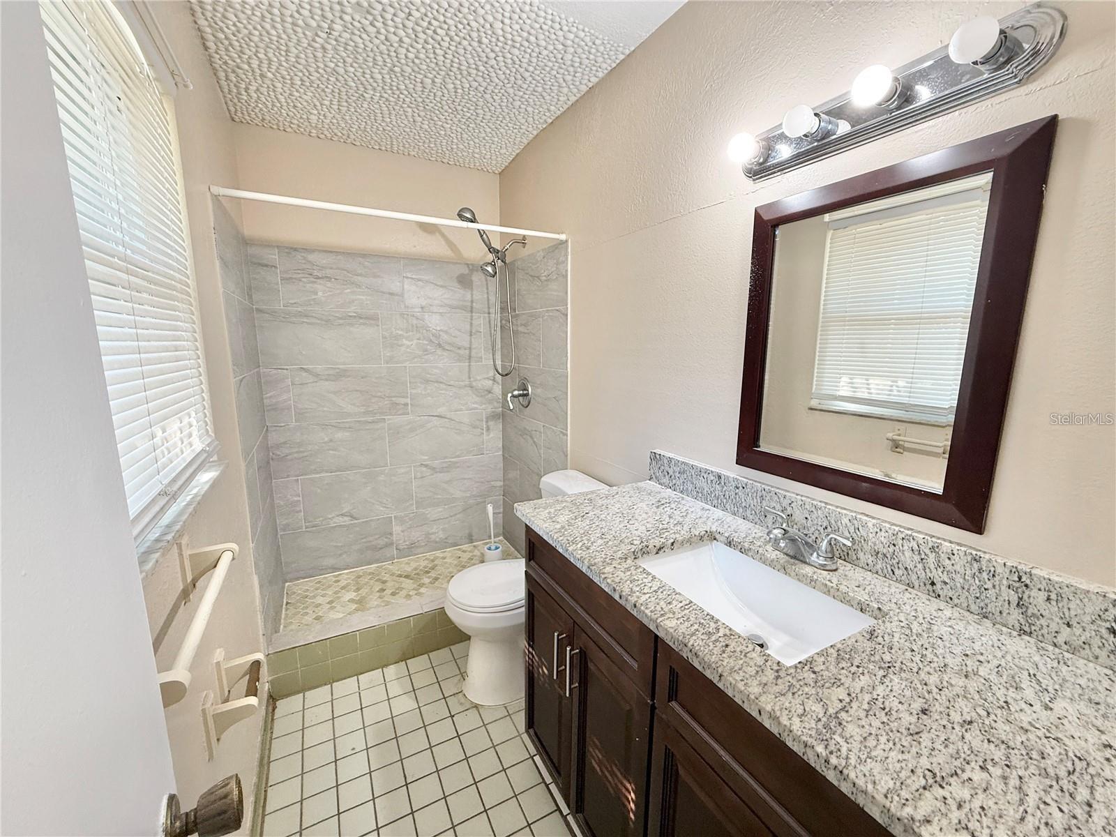 GREEN ACRES - Residential Lease