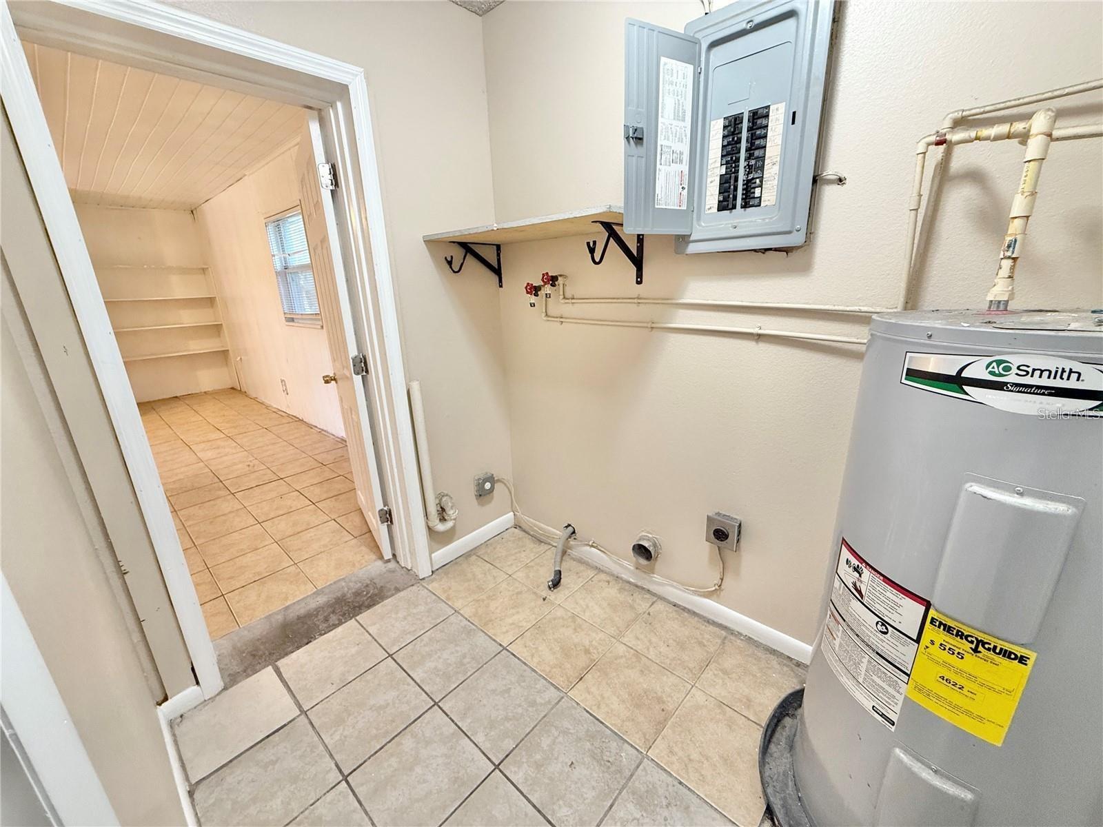 GREEN ACRES - Residential Lease