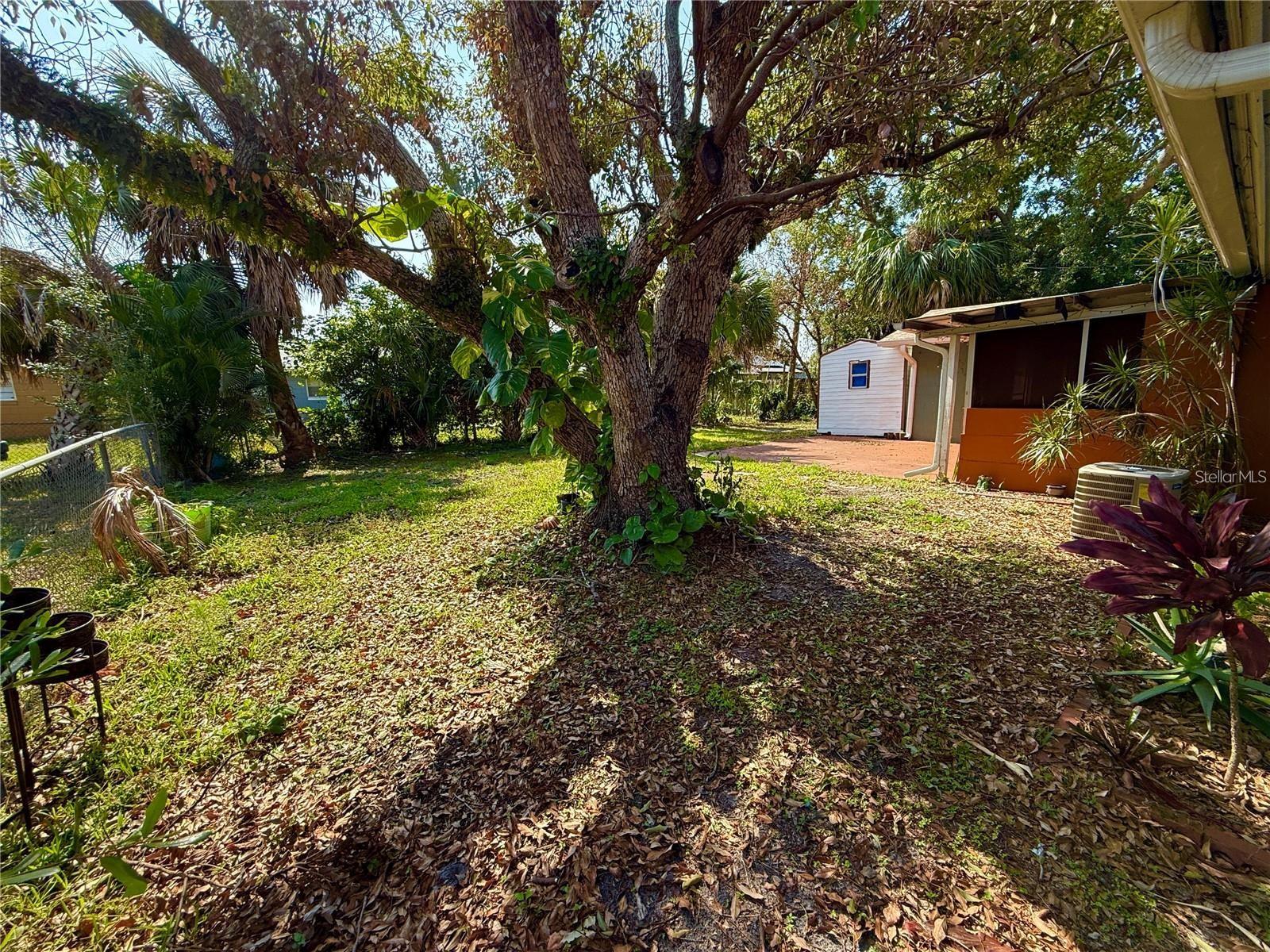 GREEN ACRES - Residential Lease