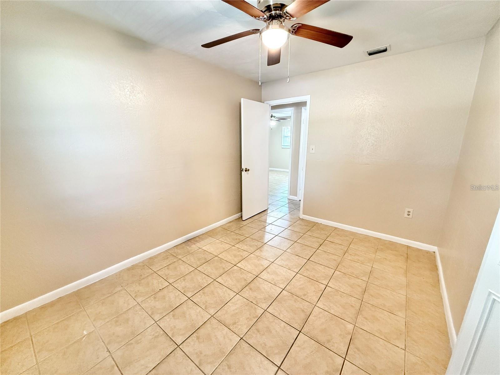 GREEN ACRES - Residential Lease