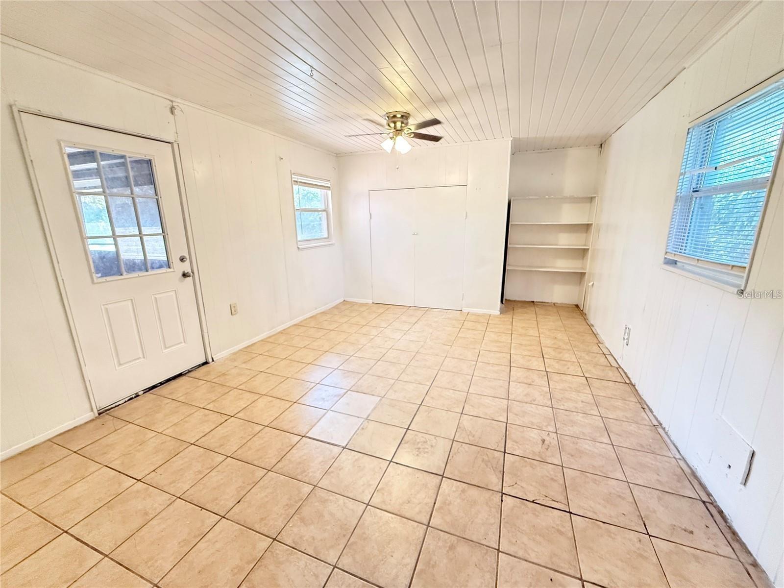 GREEN ACRES - Residential Lease
