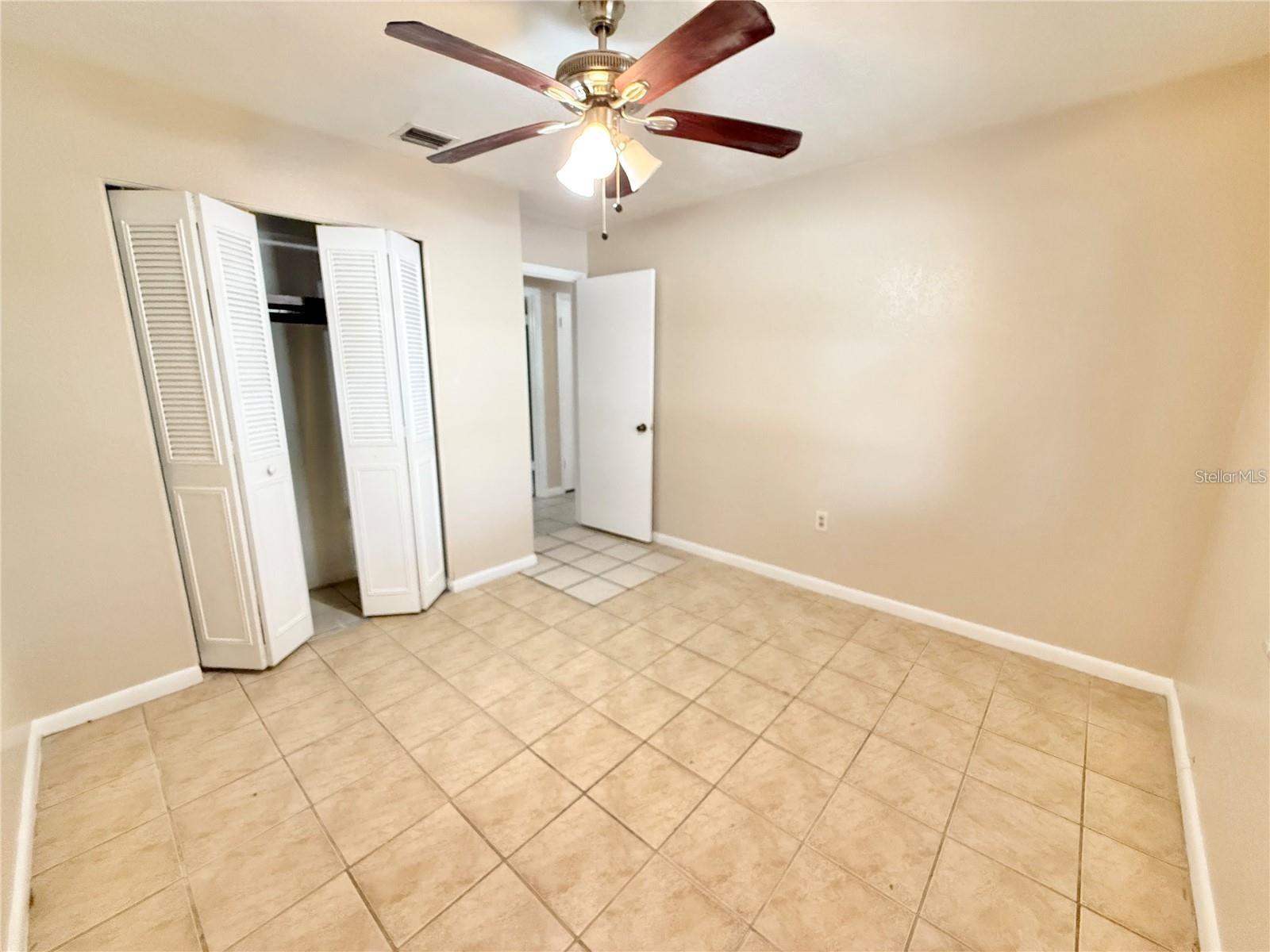 GREEN ACRES - Residential Lease