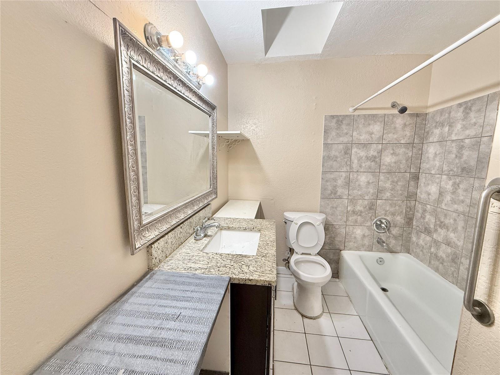 GREEN ACRES - Residential Lease