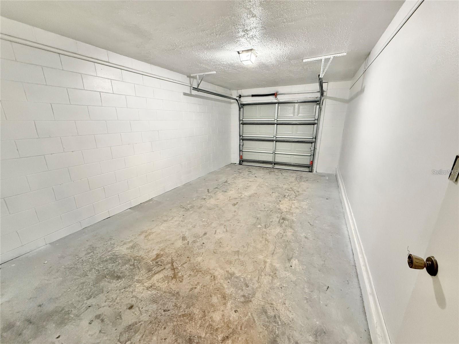 GREEN ACRES - Residential Lease