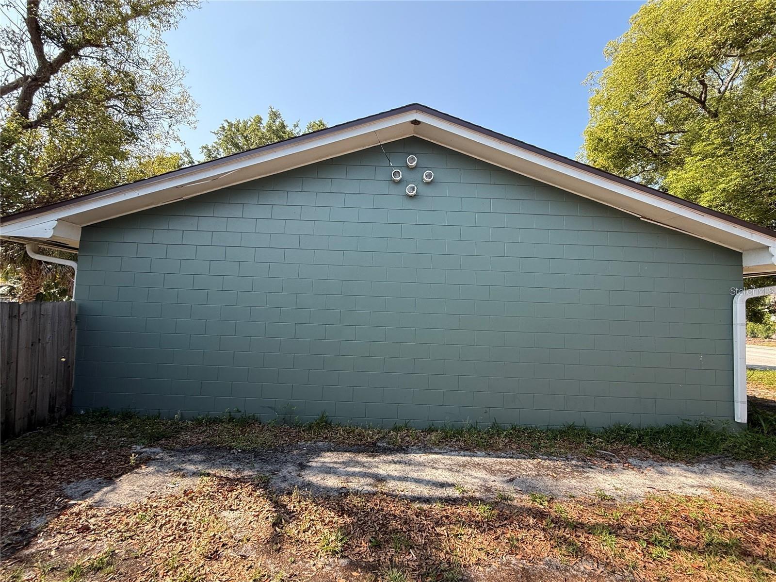 GREEN ACRES - Residential Lease