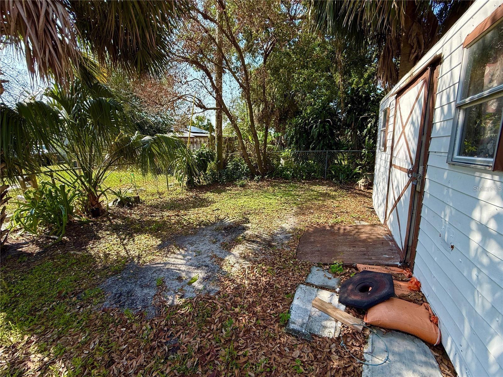 GREEN ACRES - Residential Lease