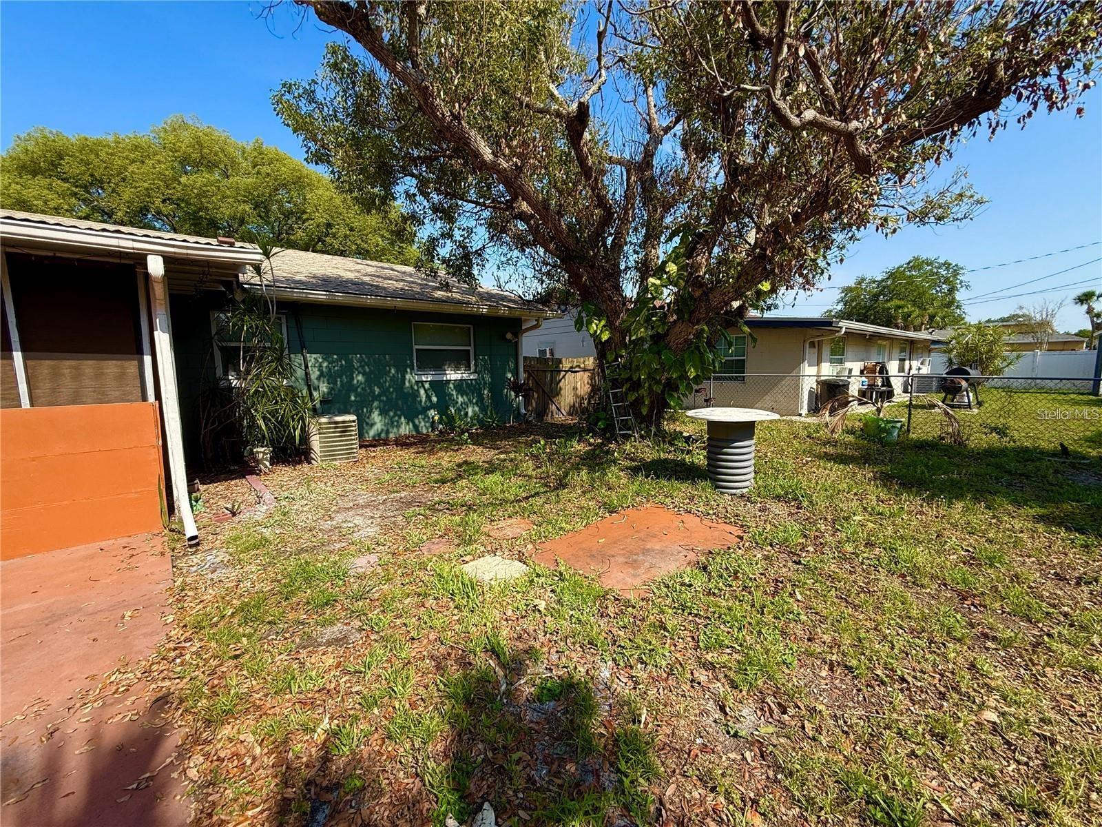 GREEN ACRES - Residential Lease