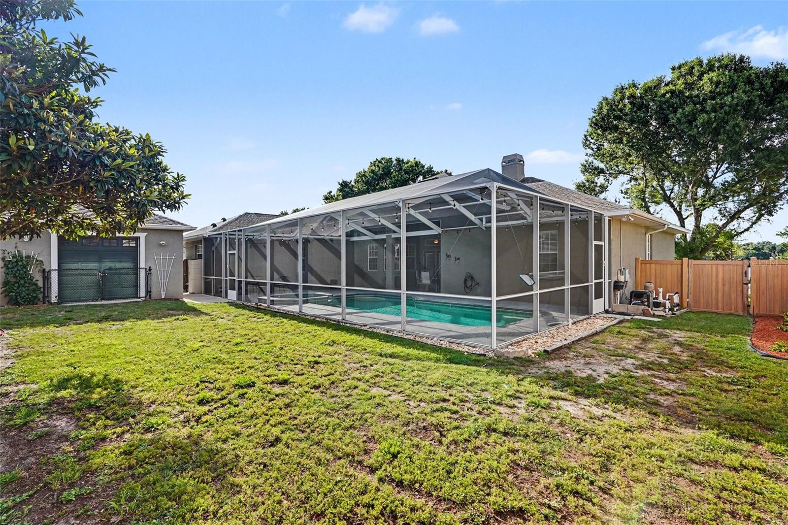 SANDY POINTE - Residential