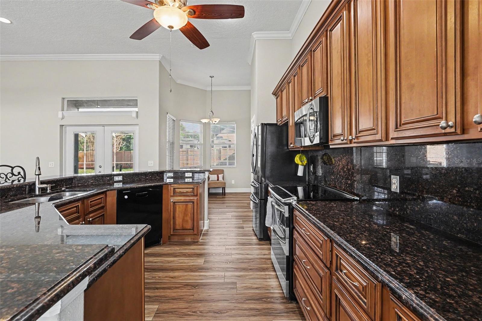 SANDY POINTE - Residential