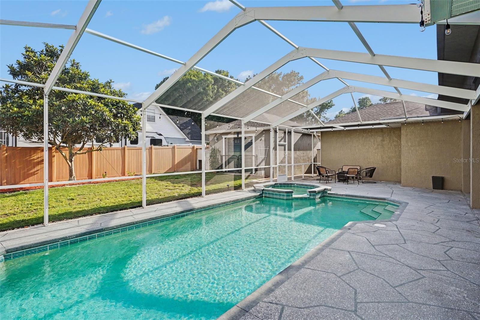 SANDY POINTE - Residential