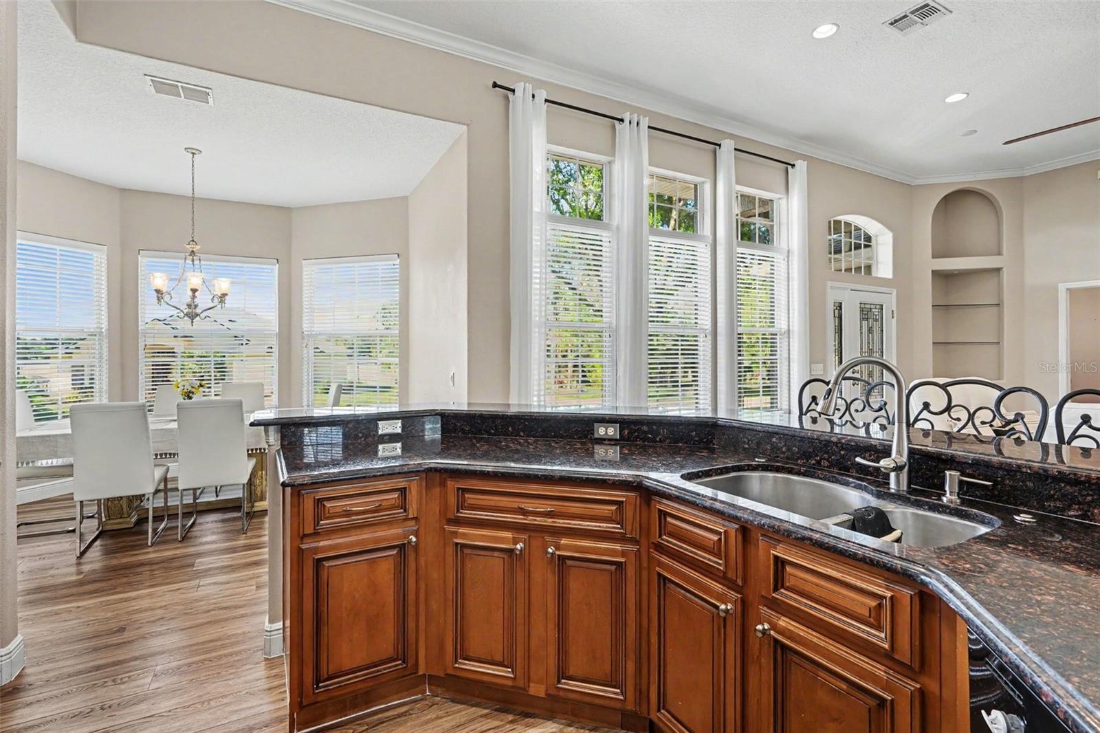 SANDY POINTE - Residential