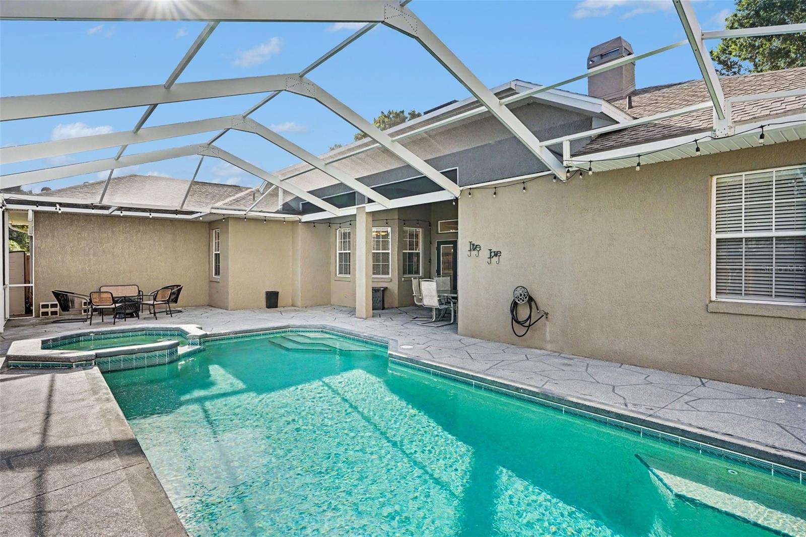 SANDY POINTE - Residential