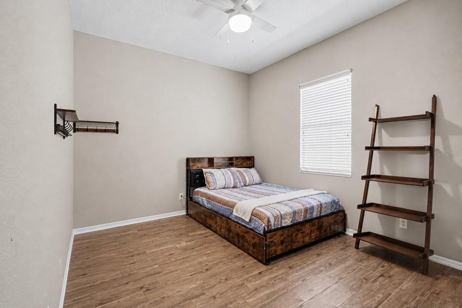 SANDY POINTE - Residential