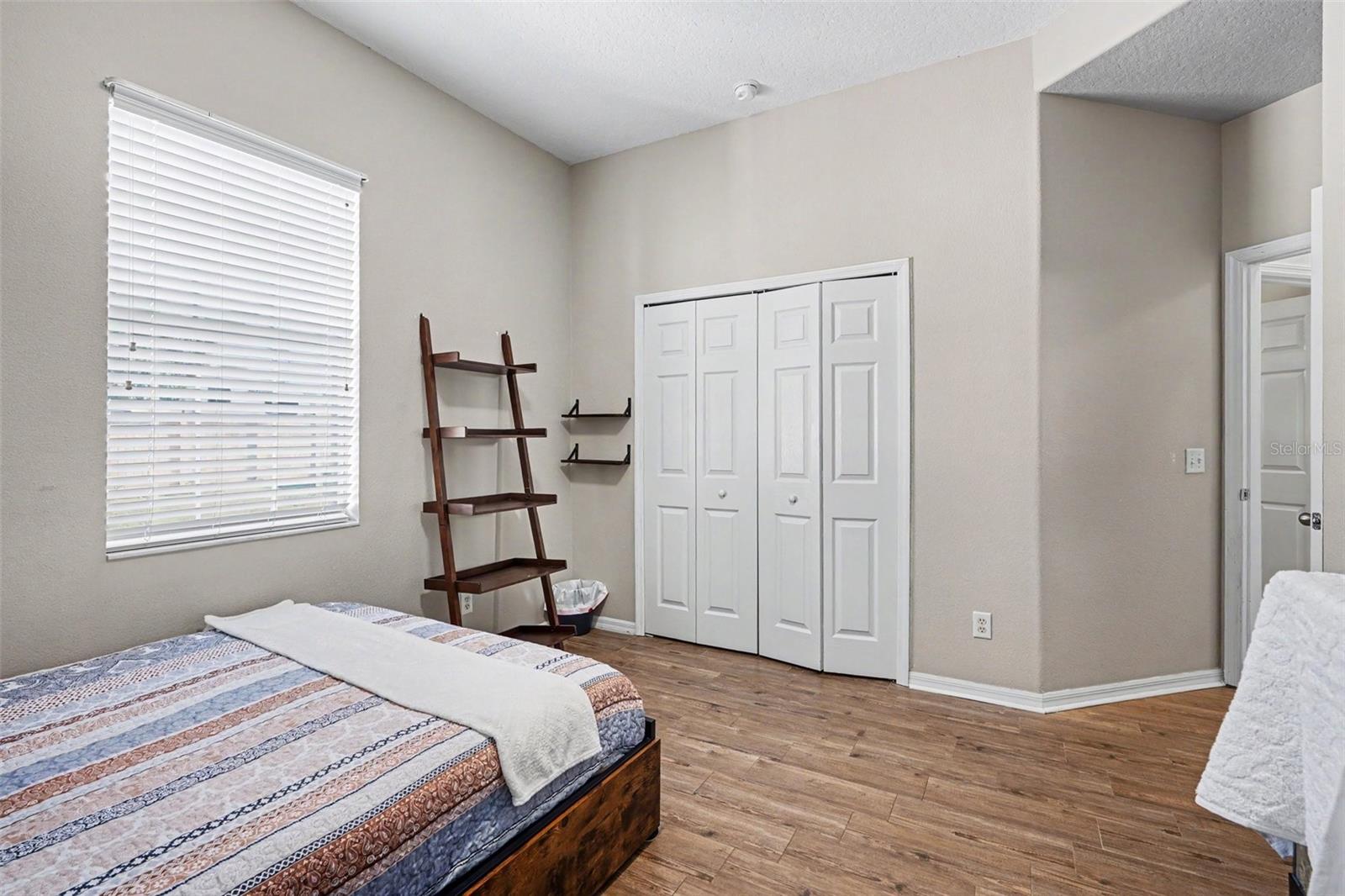 SANDY POINTE - Residential