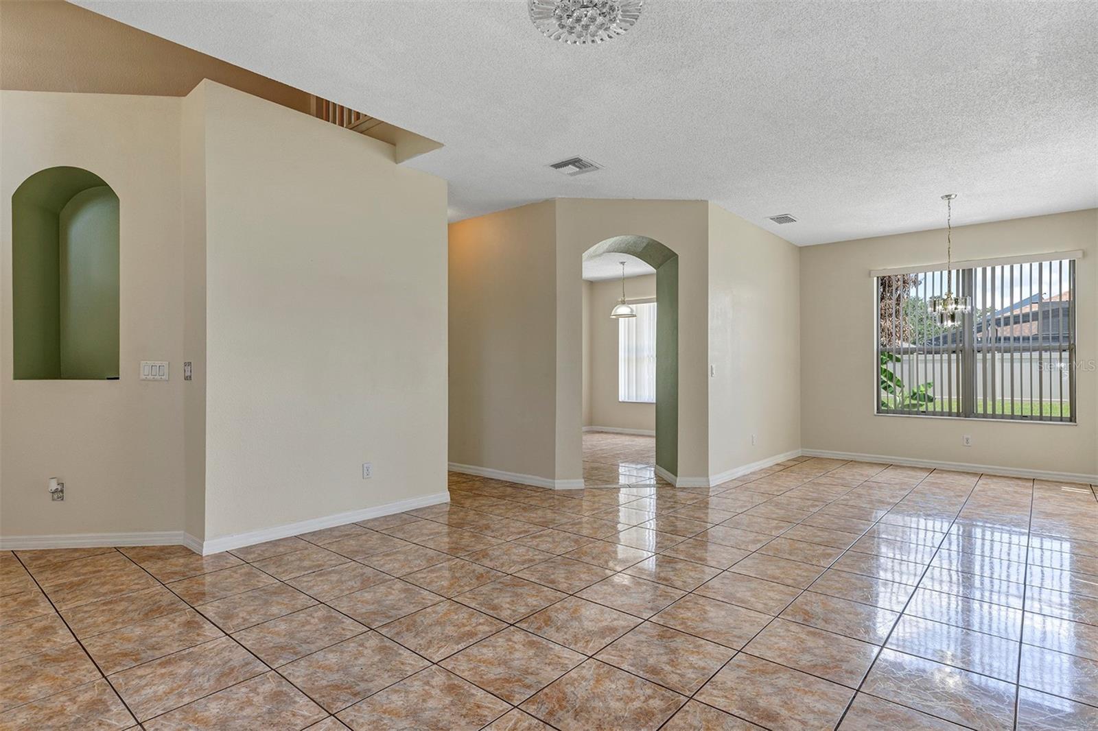 HUNTERS CREEK TR 526 PH 01 - Residential