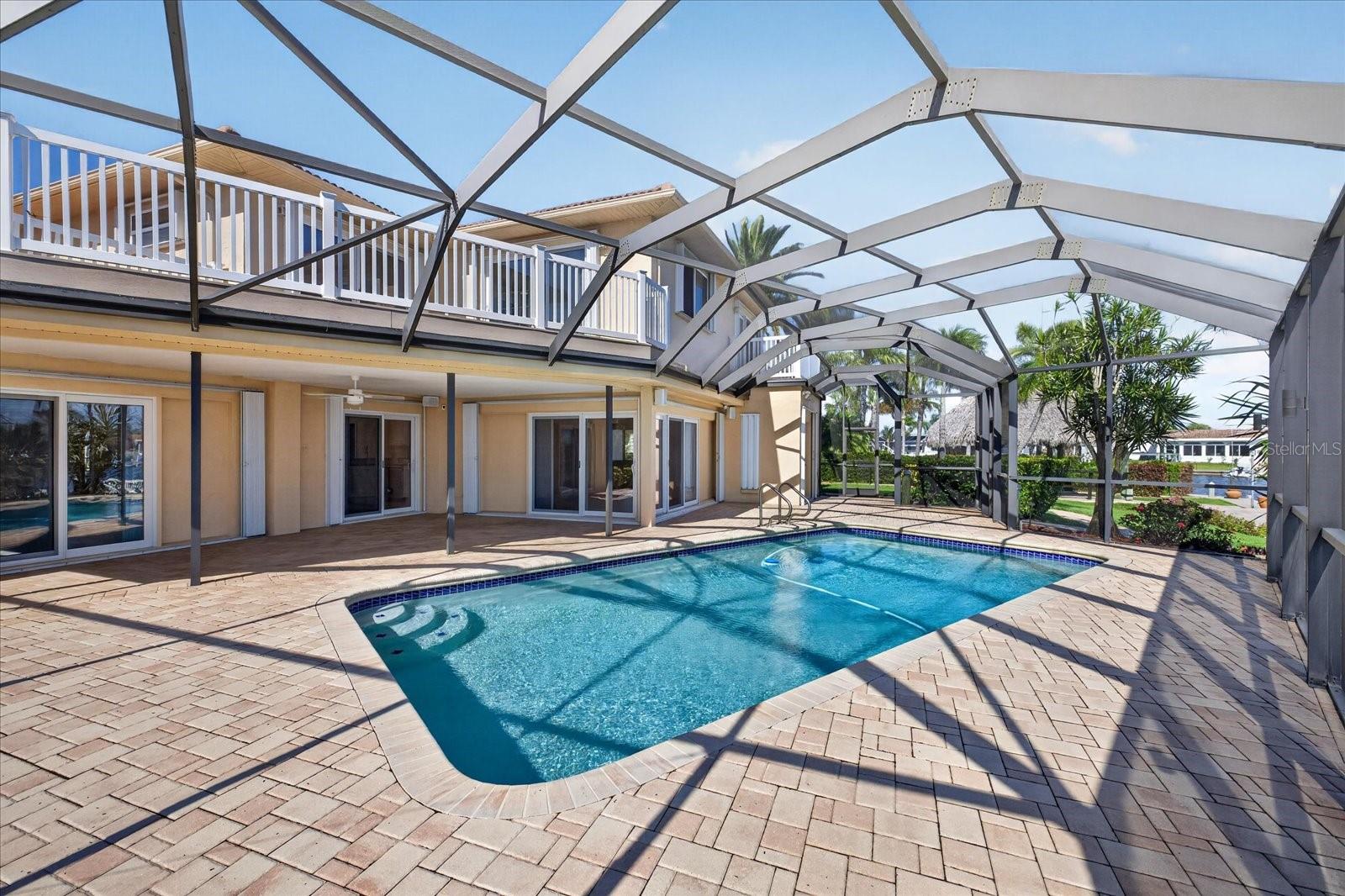 FLOR A MAR - Residential