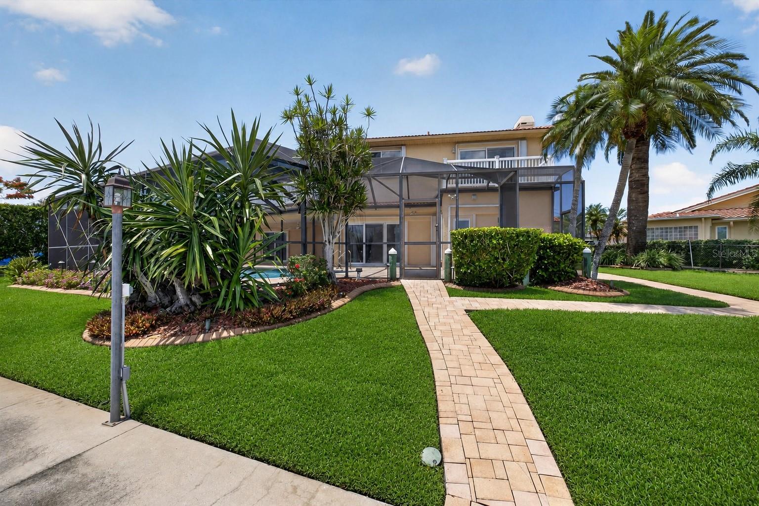 FLOR A MAR - Residential