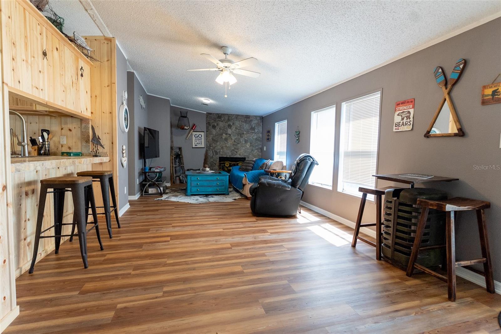 BUCKSKIN LAKE MANOR - Residential