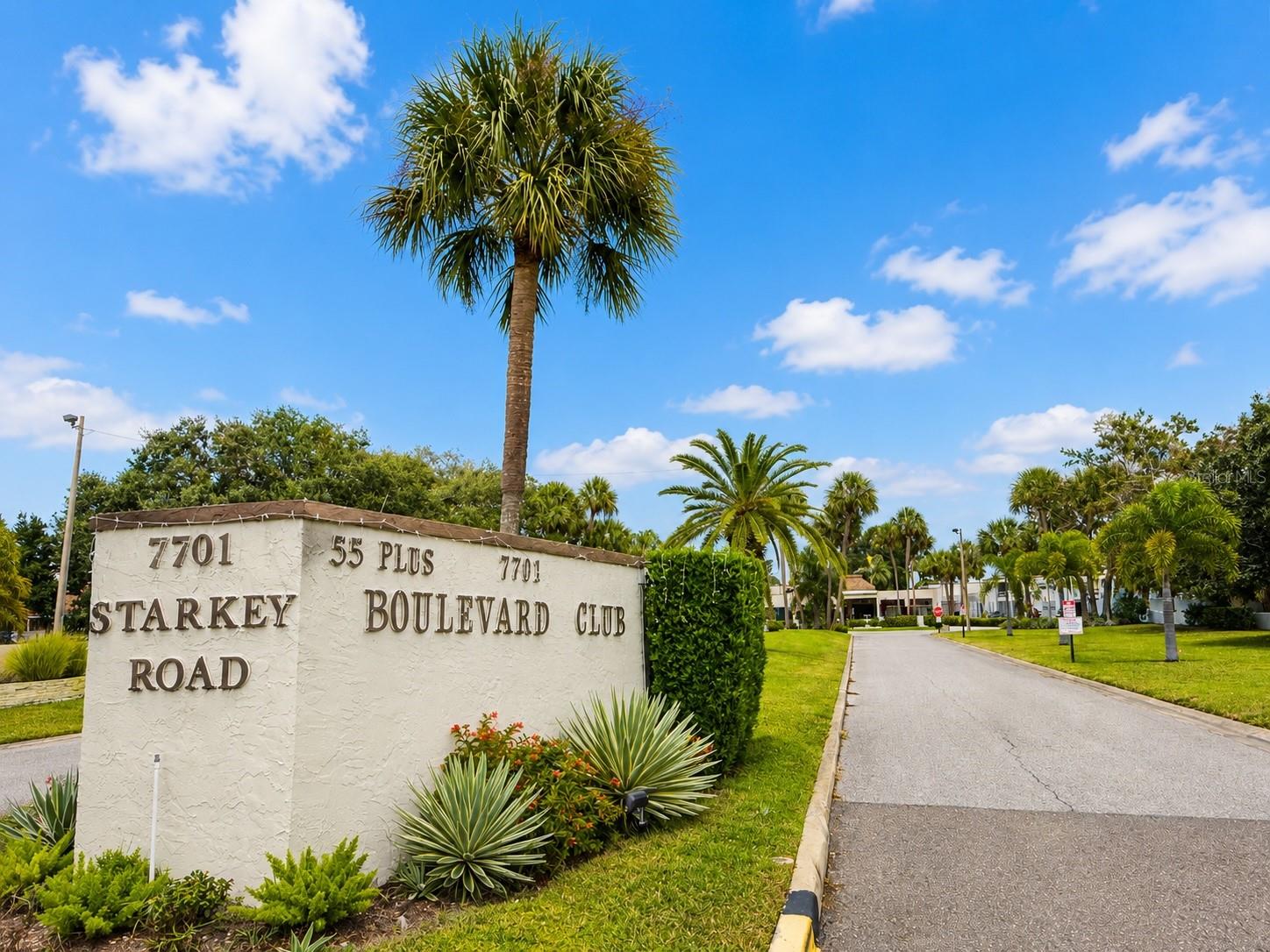 BOULEVARD CLUB THE CONDO - Residential