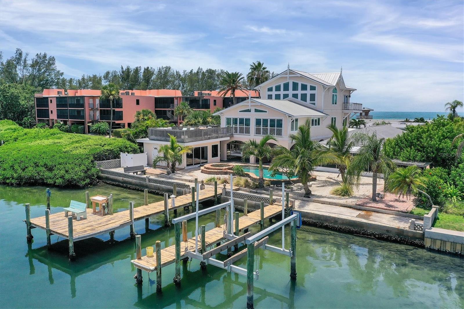 CORTEZ BEACH - Residential