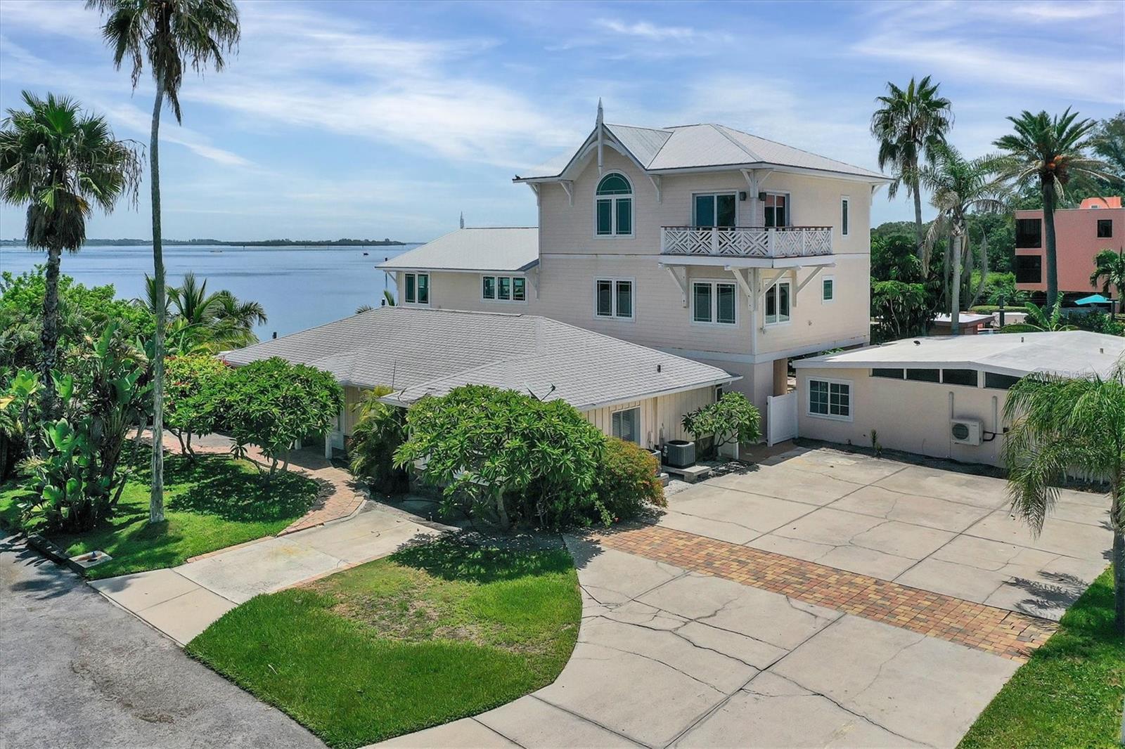 CORTEZ BEACH - Residential