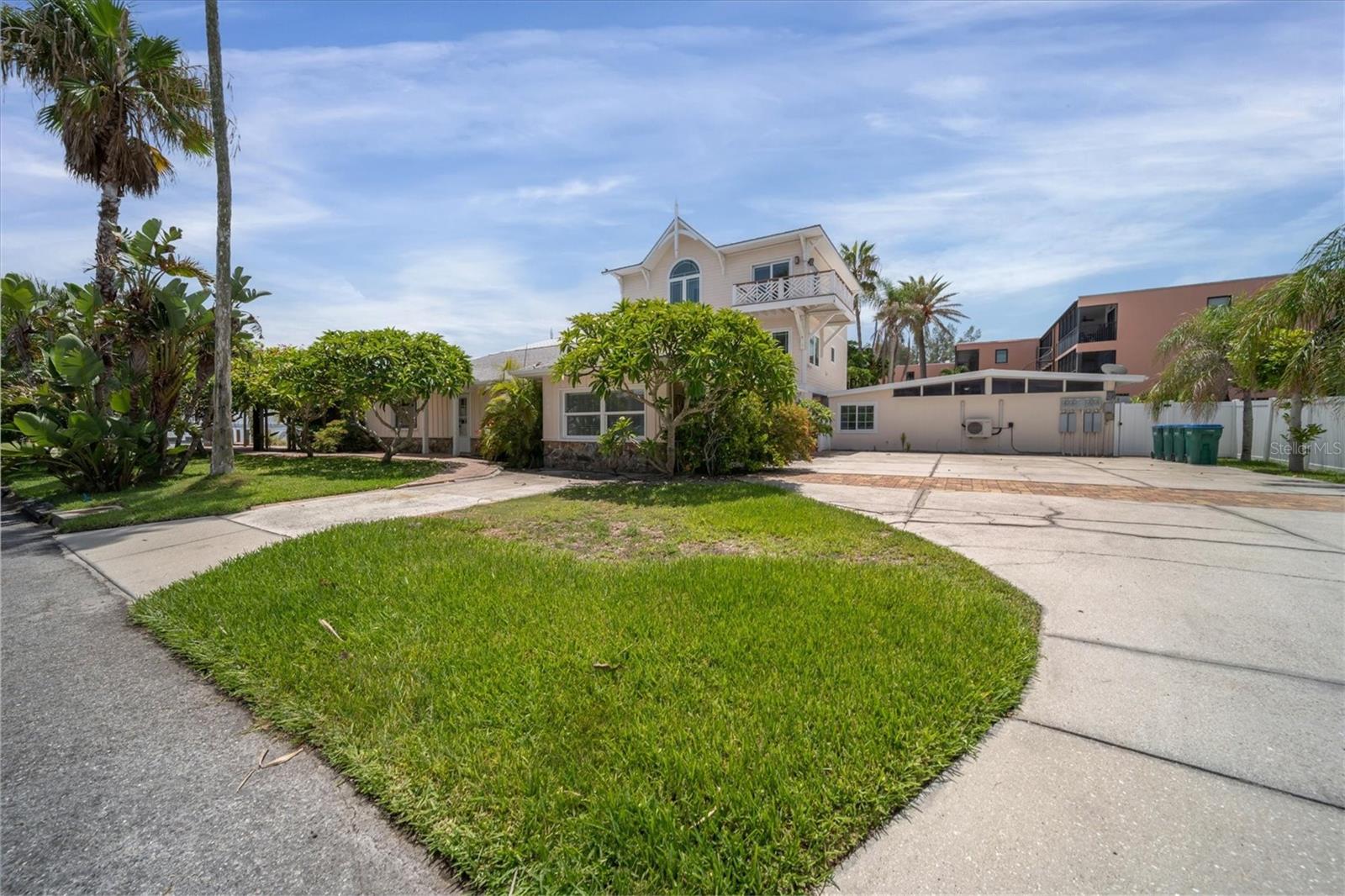 CORTEZ BEACH - Residential