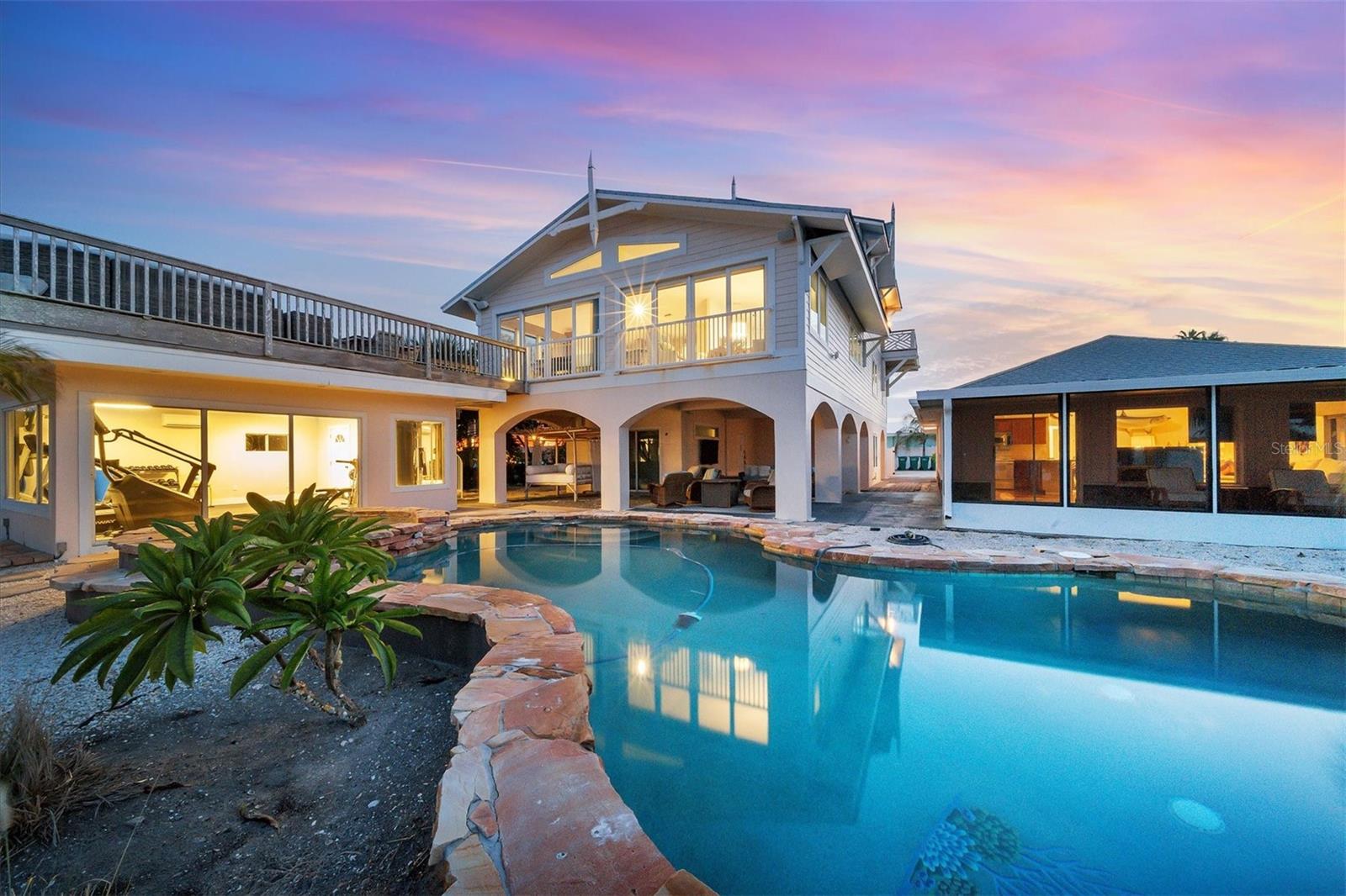 CORTEZ BEACH - Residential
