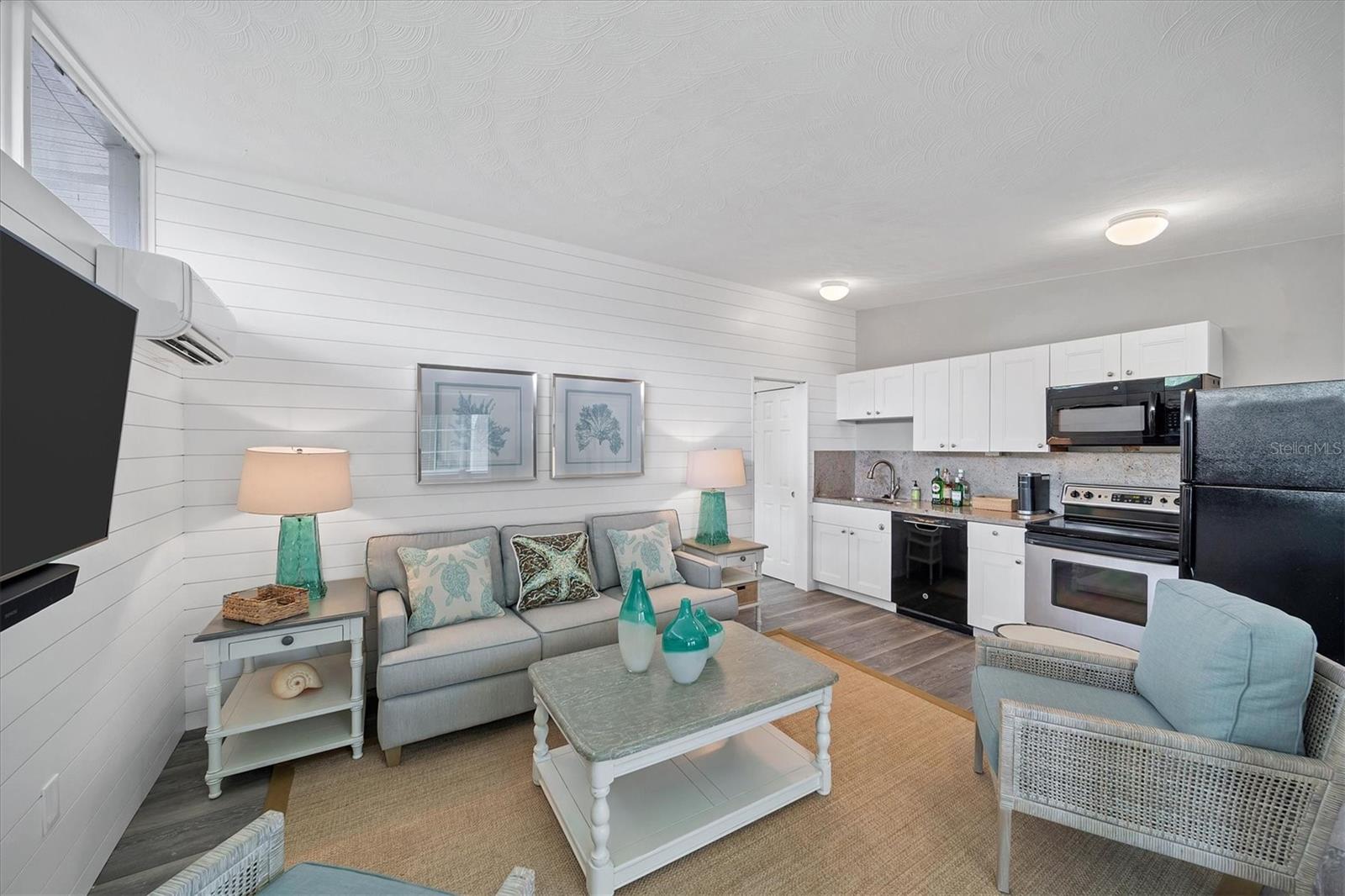 CORTEZ BEACH - Residential
