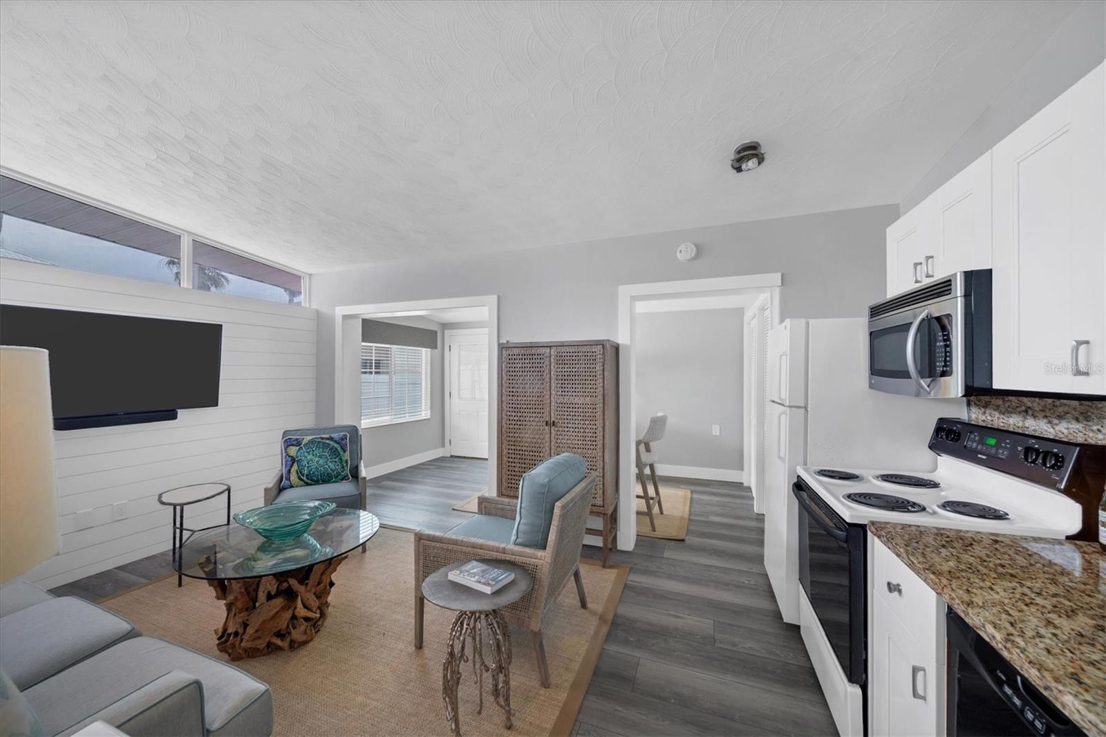CORTEZ BEACH - Residential
