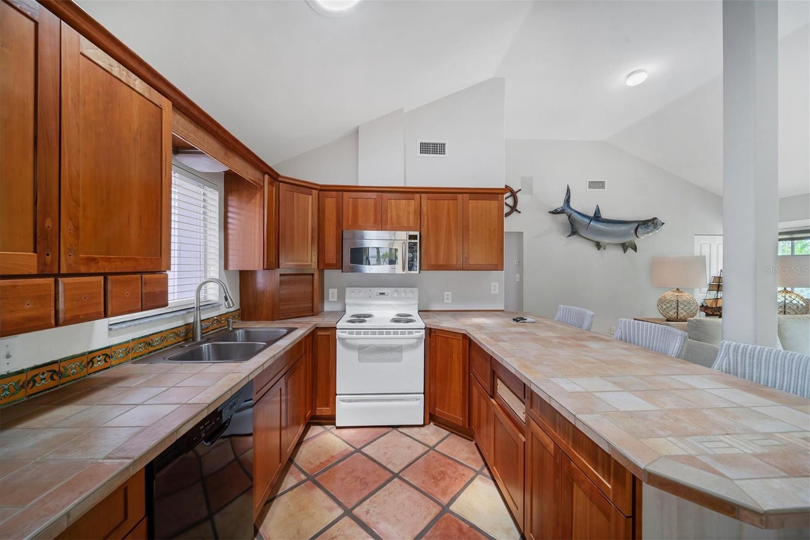 CORTEZ BEACH - Residential