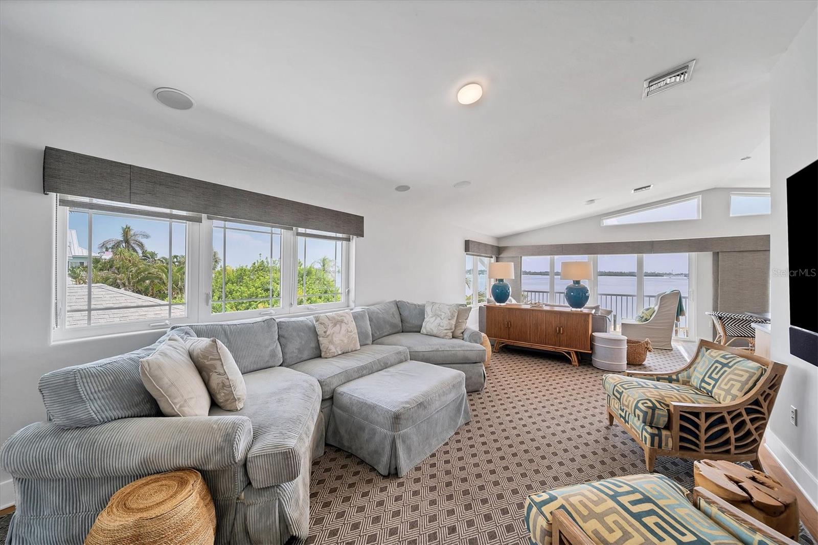 CORTEZ BEACH - Residential