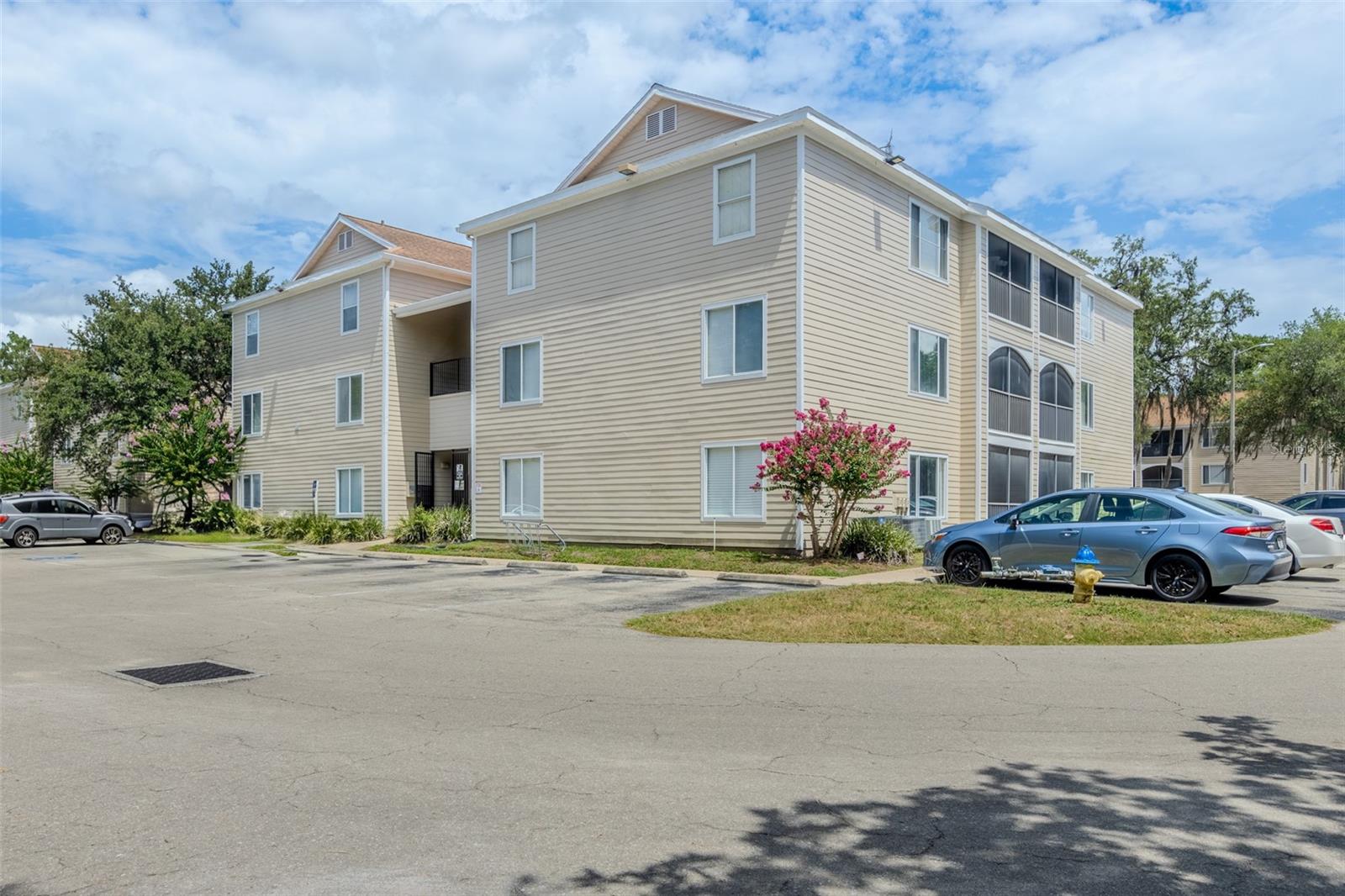 UNIV TERRACE W - Residential