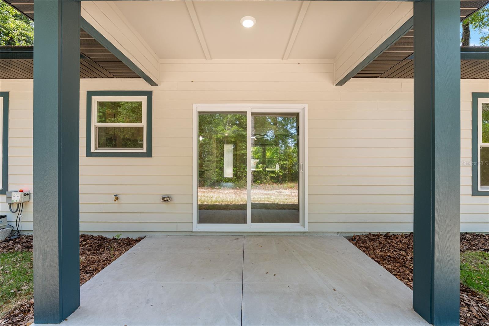 FORT WHITE STATION - Residential