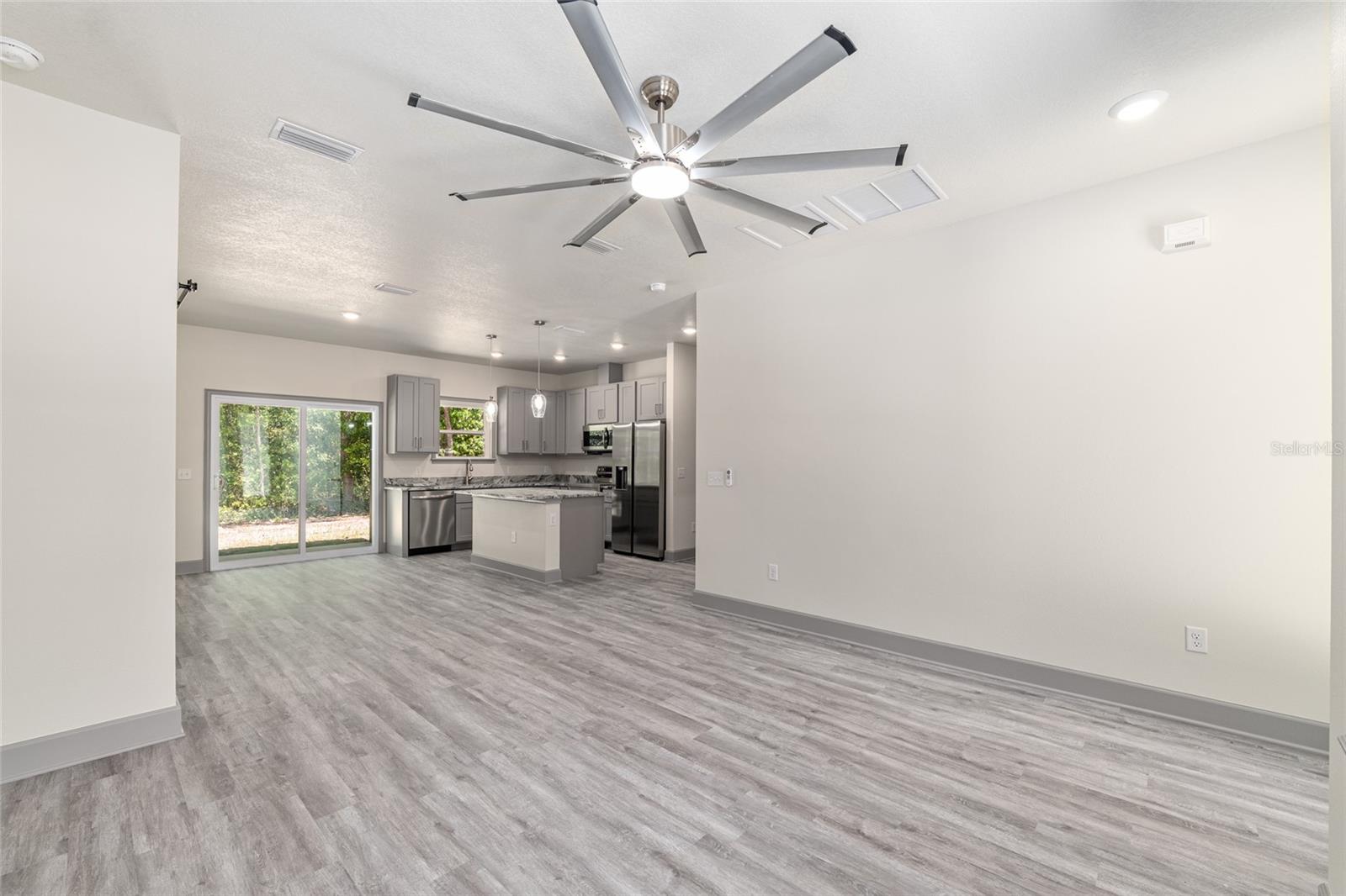 FORT WHITE STATION - Residential