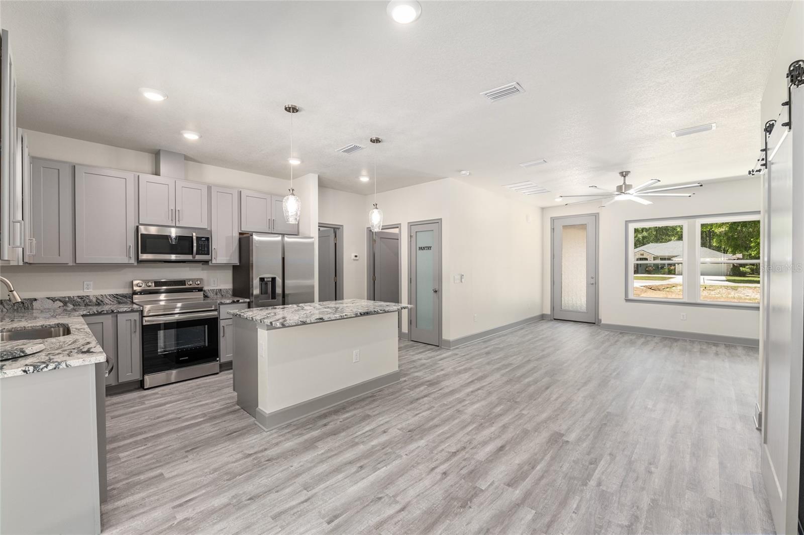 FORT WHITE STATION - Residential