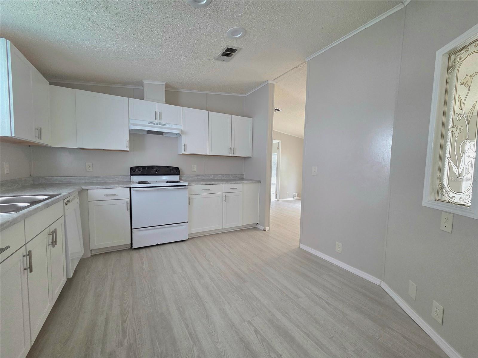 COUNTRY CLUB ESTATES SUB - Residential Income