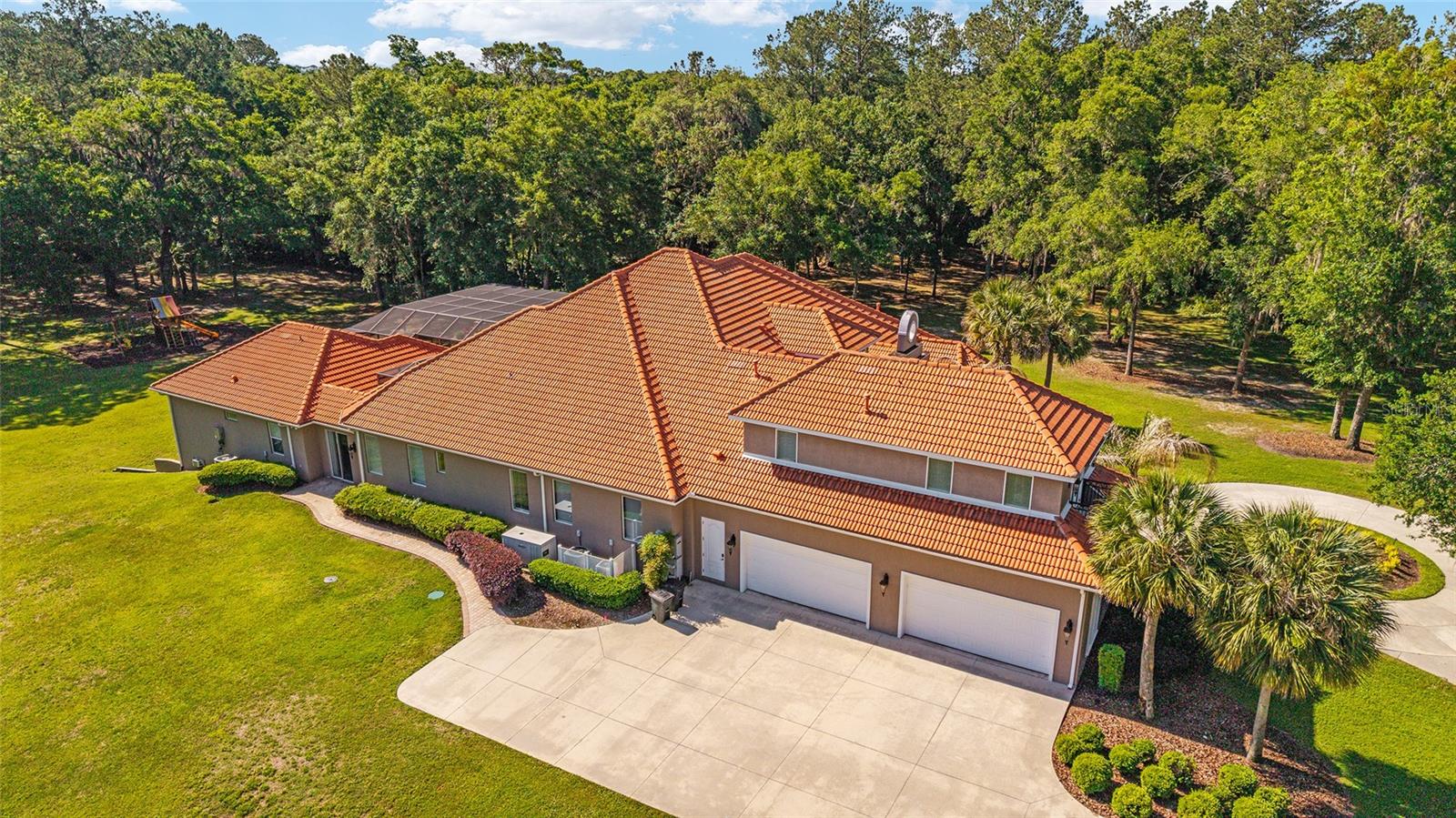 COUNTRY CLUB FARMS A HAMLET - Residential