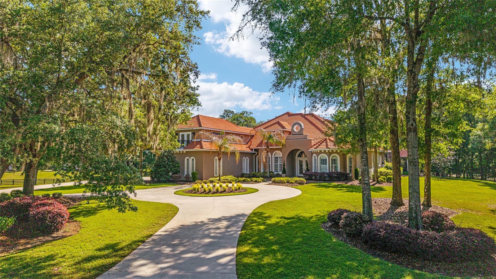 COUNTRY CLUB FARMS A HAMLET - Residential