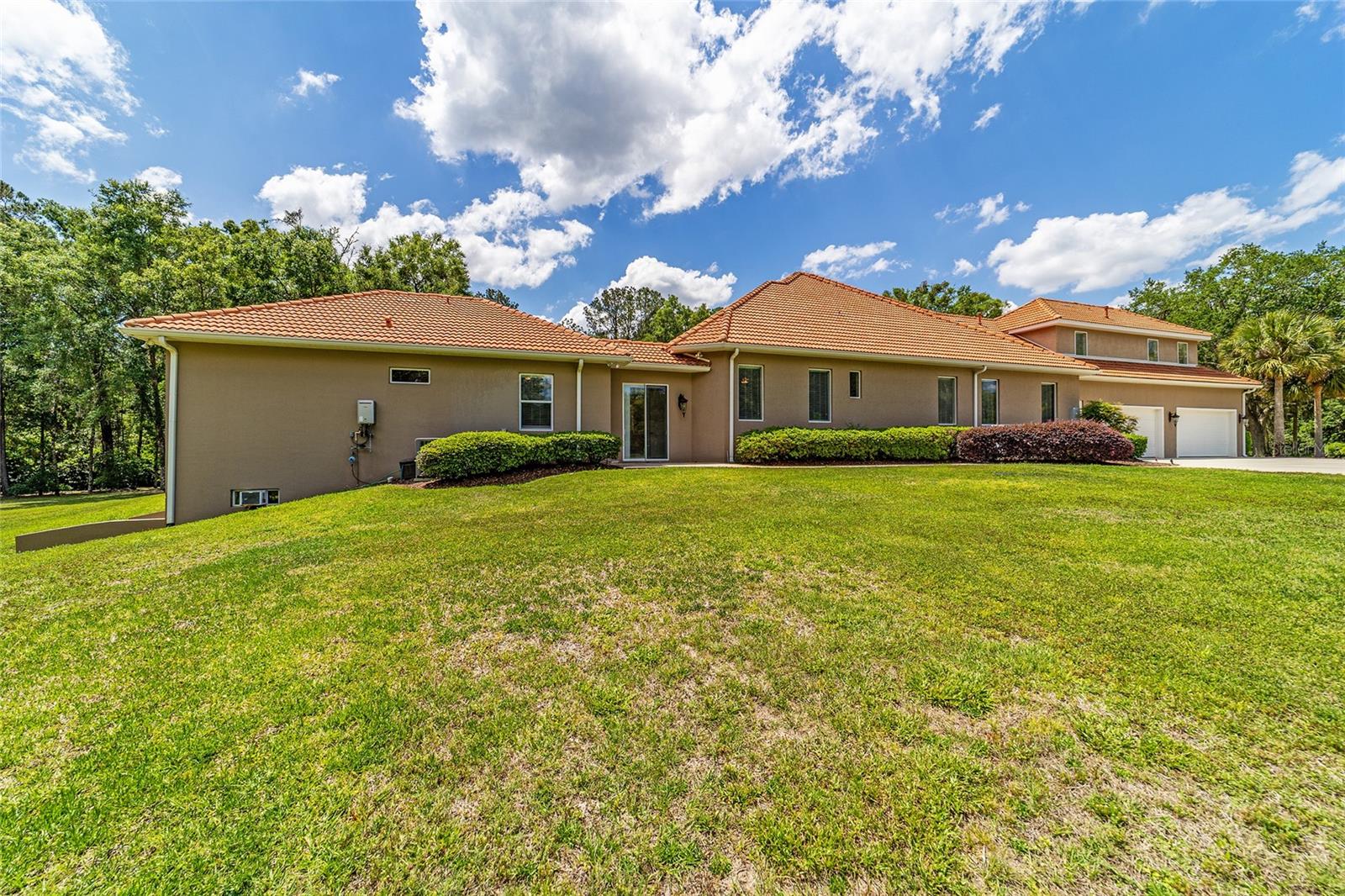 COUNTRY CLUB FARMS A HAMLET - Residential