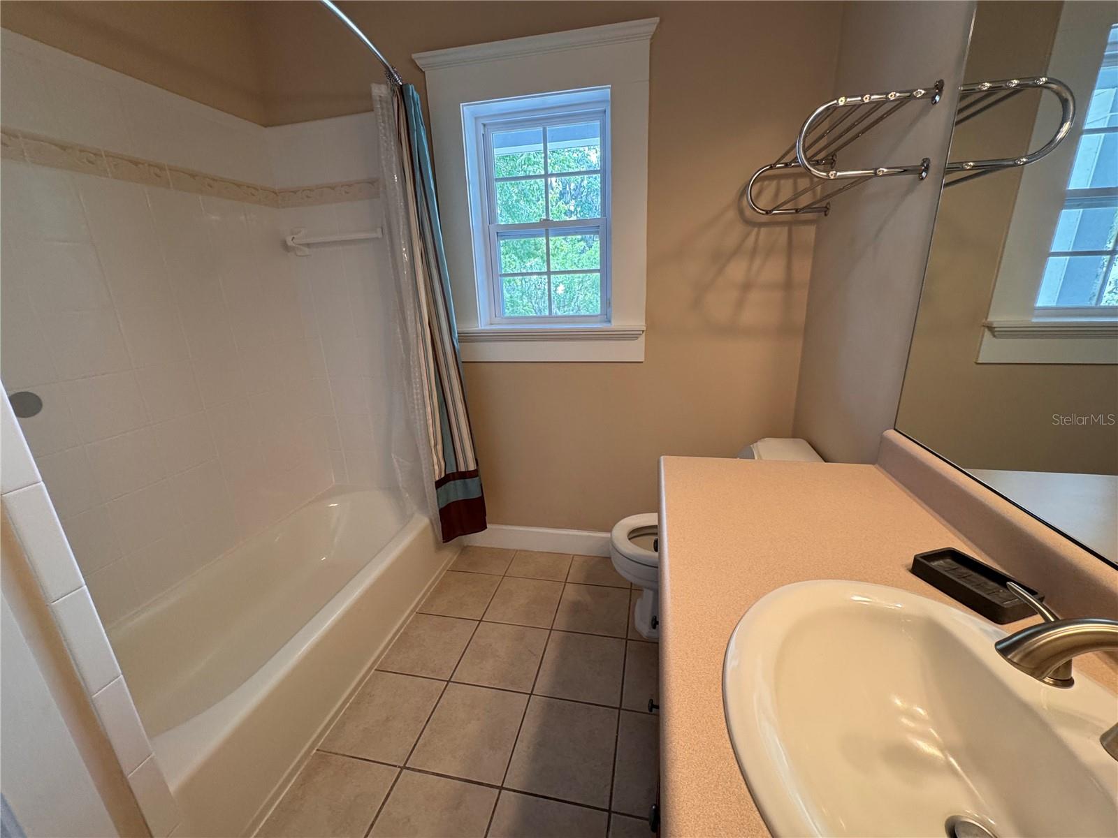 HILLCREST RESIDENTIAL PLANNED DEVELOPMEN - Residential Lease