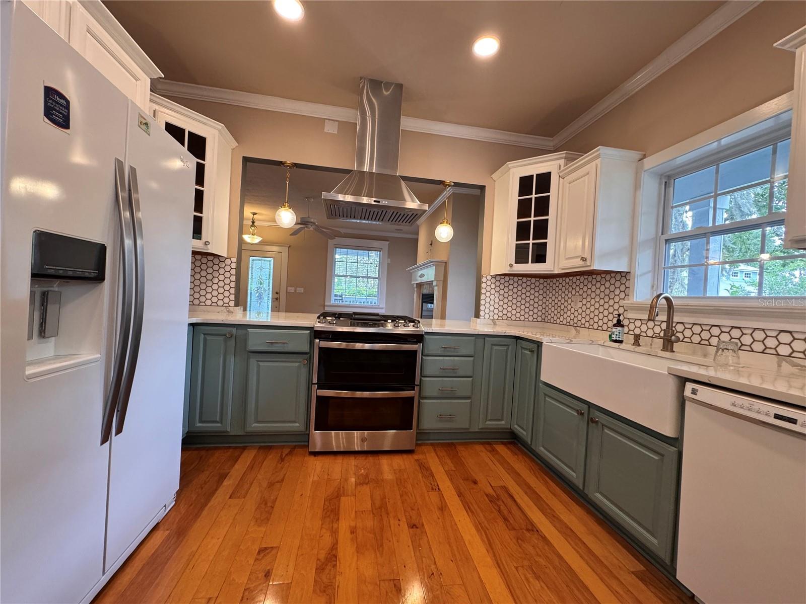 HILLCREST RESIDENTIAL PLANNED DEVELOPMEN - Residential Lease