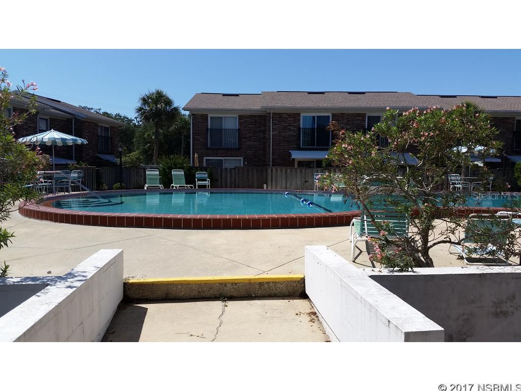 Colonial Twnhse Apts Ph I - Residential