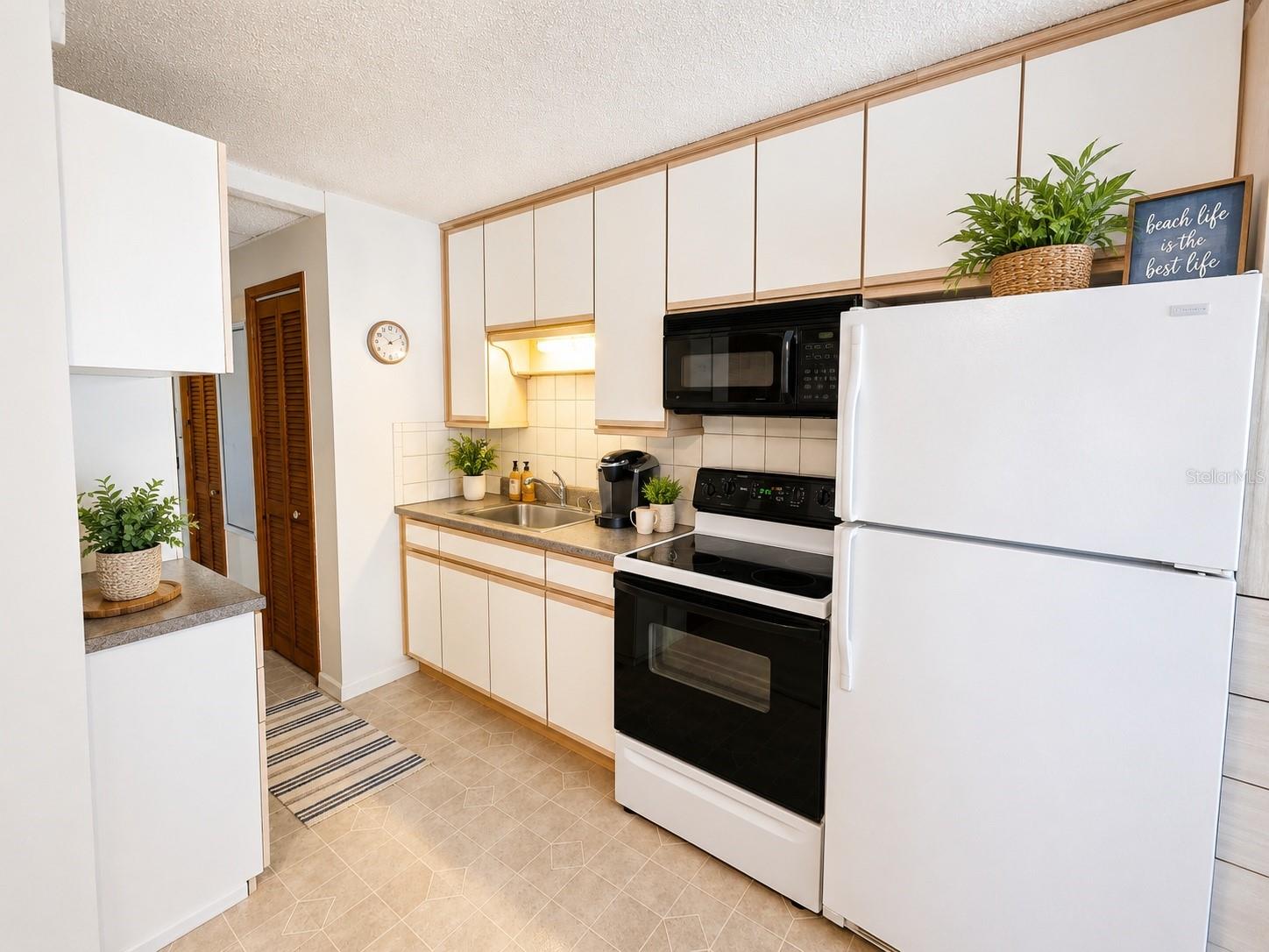 BEACH CLUB CONDO MOTEL - Residential