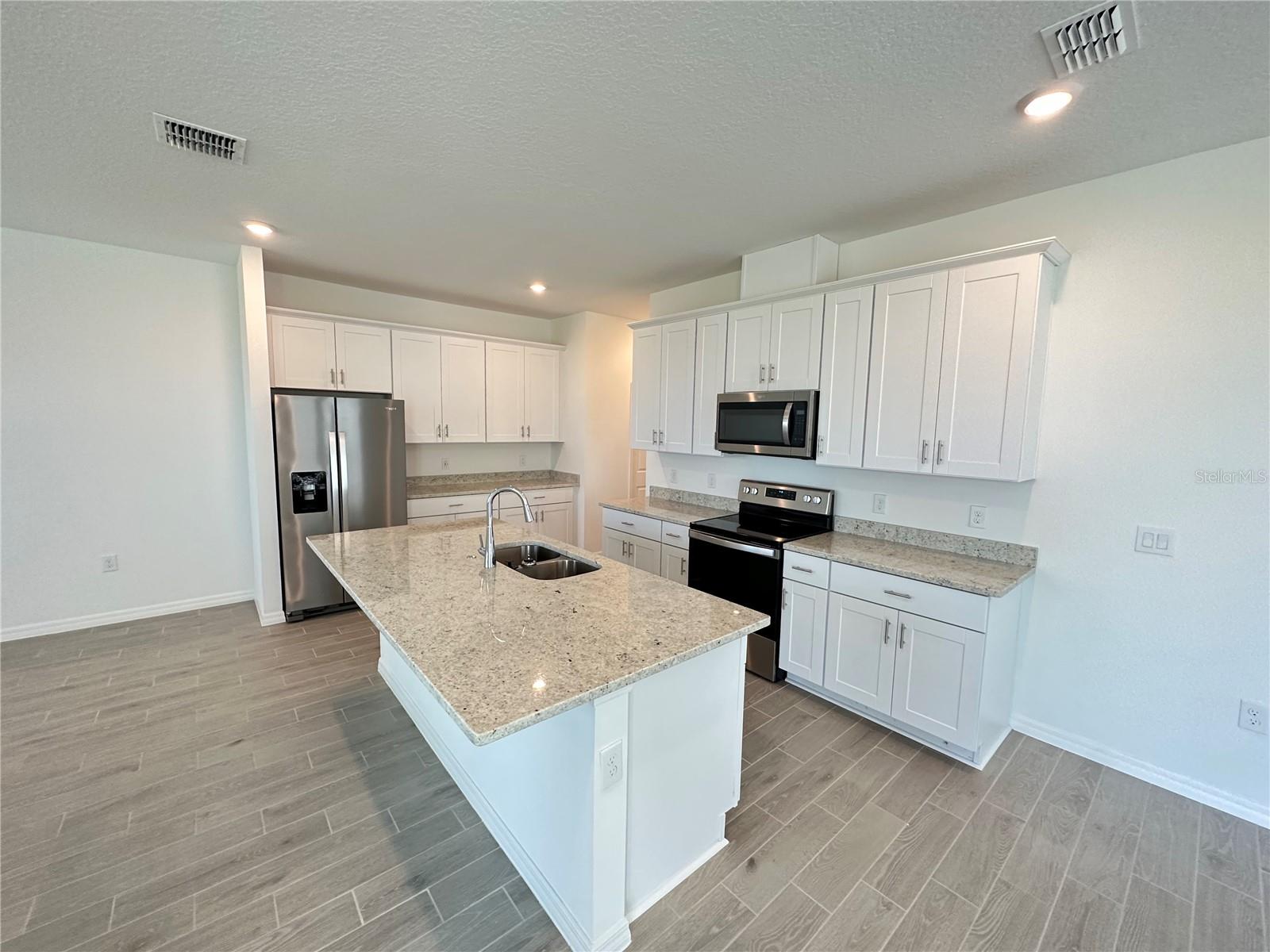 VILLAGES/MINNEOLA HILLS PH 1B - Residential Lease