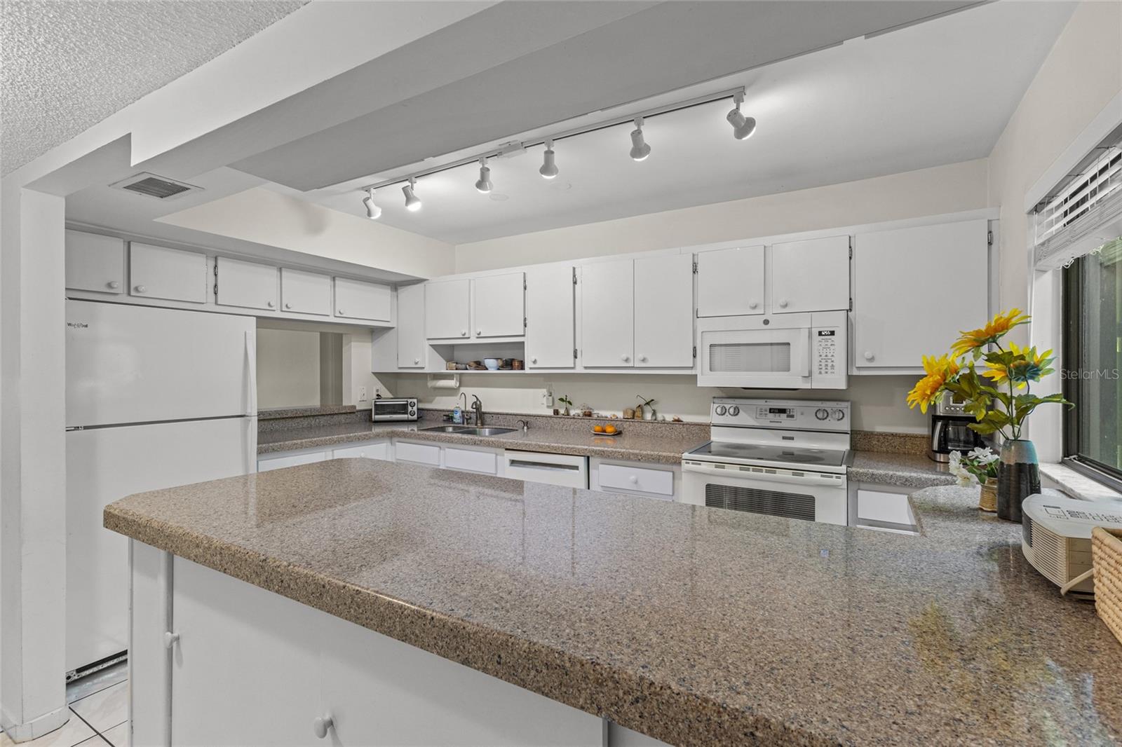 PELICAN COVE I - Residential