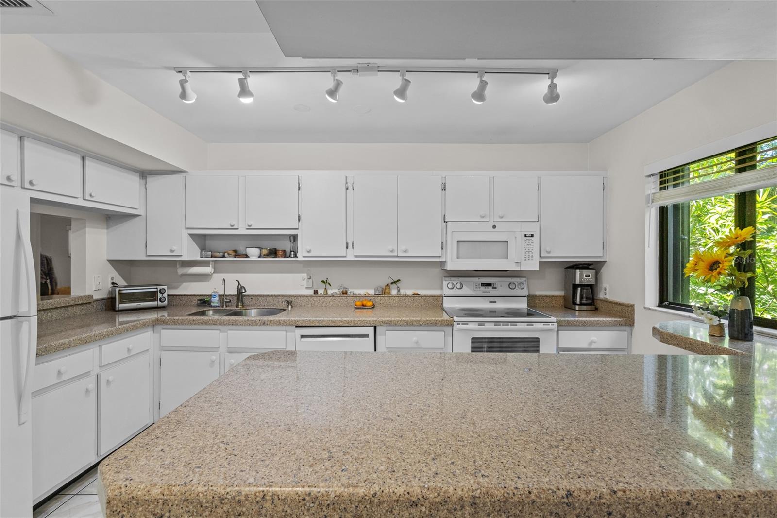 PELICAN COVE I - Residential