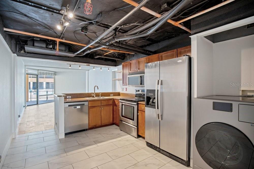 METROPOLITAN/LK EOLA - Residential